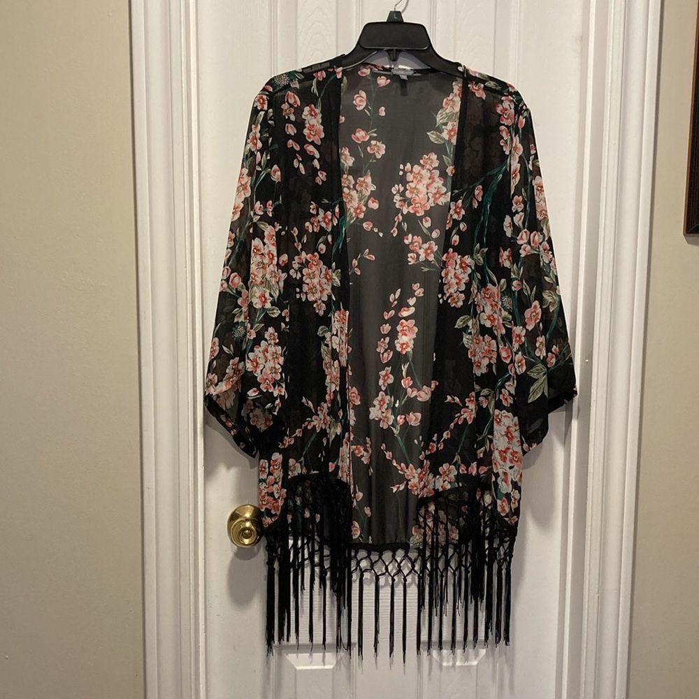 NWOT - Charlotte Russe Floral Fringed Open Front Kimono - Sz XL